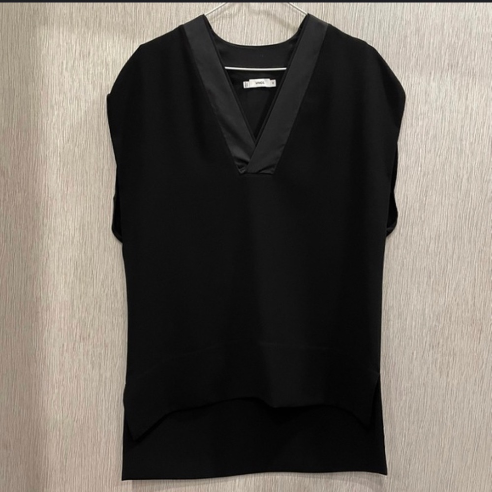 Vince Satin V-Neck Blouse Sz M Black